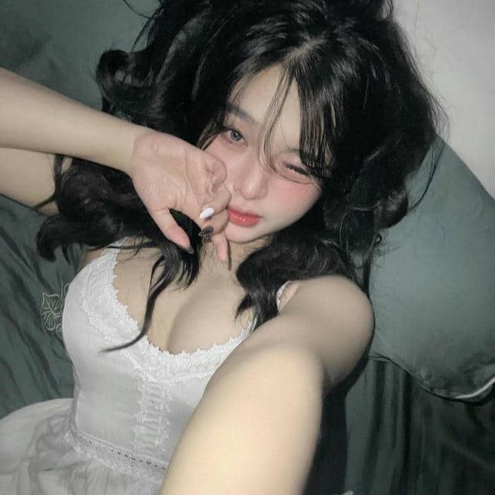 Ngắm ảnh gái xinh vú to ngực căng tròn