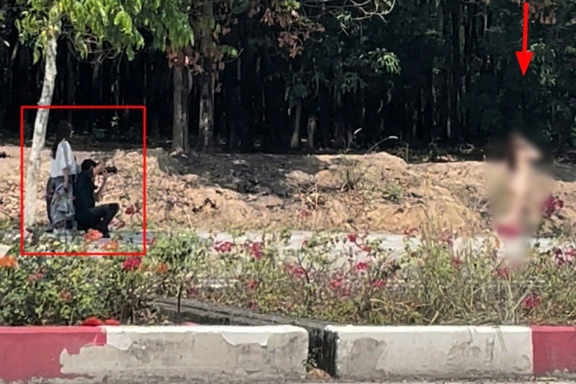 Xác minh việc cô gái không mặc đồ chụp ảnh trên đường ở Bình Dương