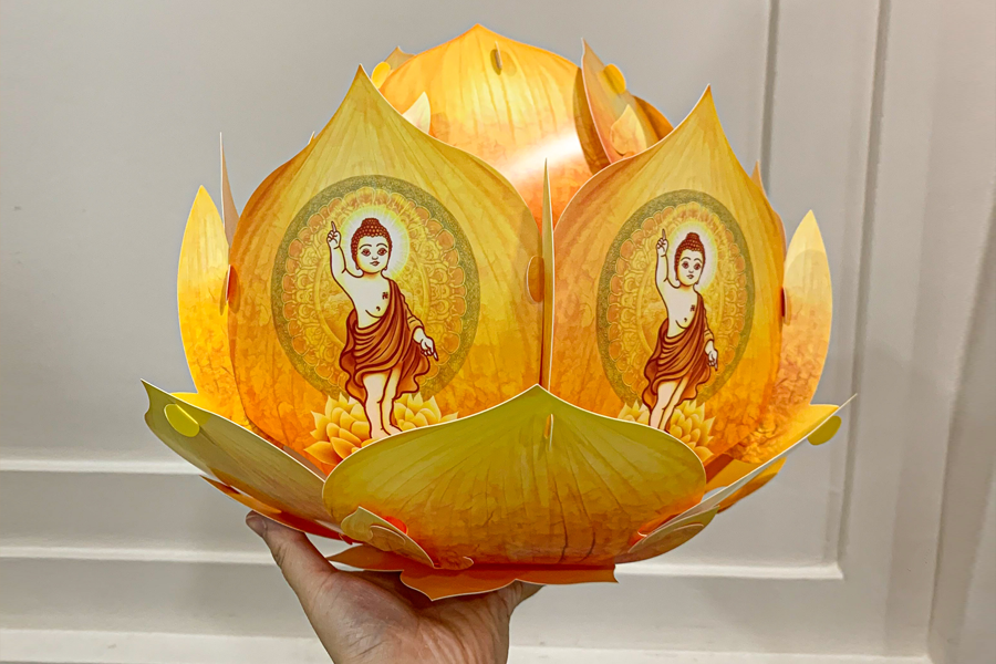 lồng đèn hoa sen nhựa trang trí Phật Đản đẹp