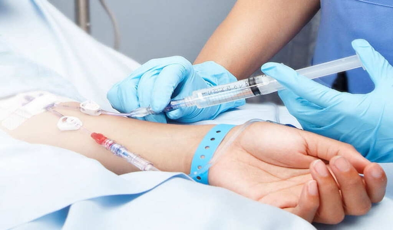 Sốc khi truyền nước biển: Nguyên nhân, triệu chứng và cách xử trí 3