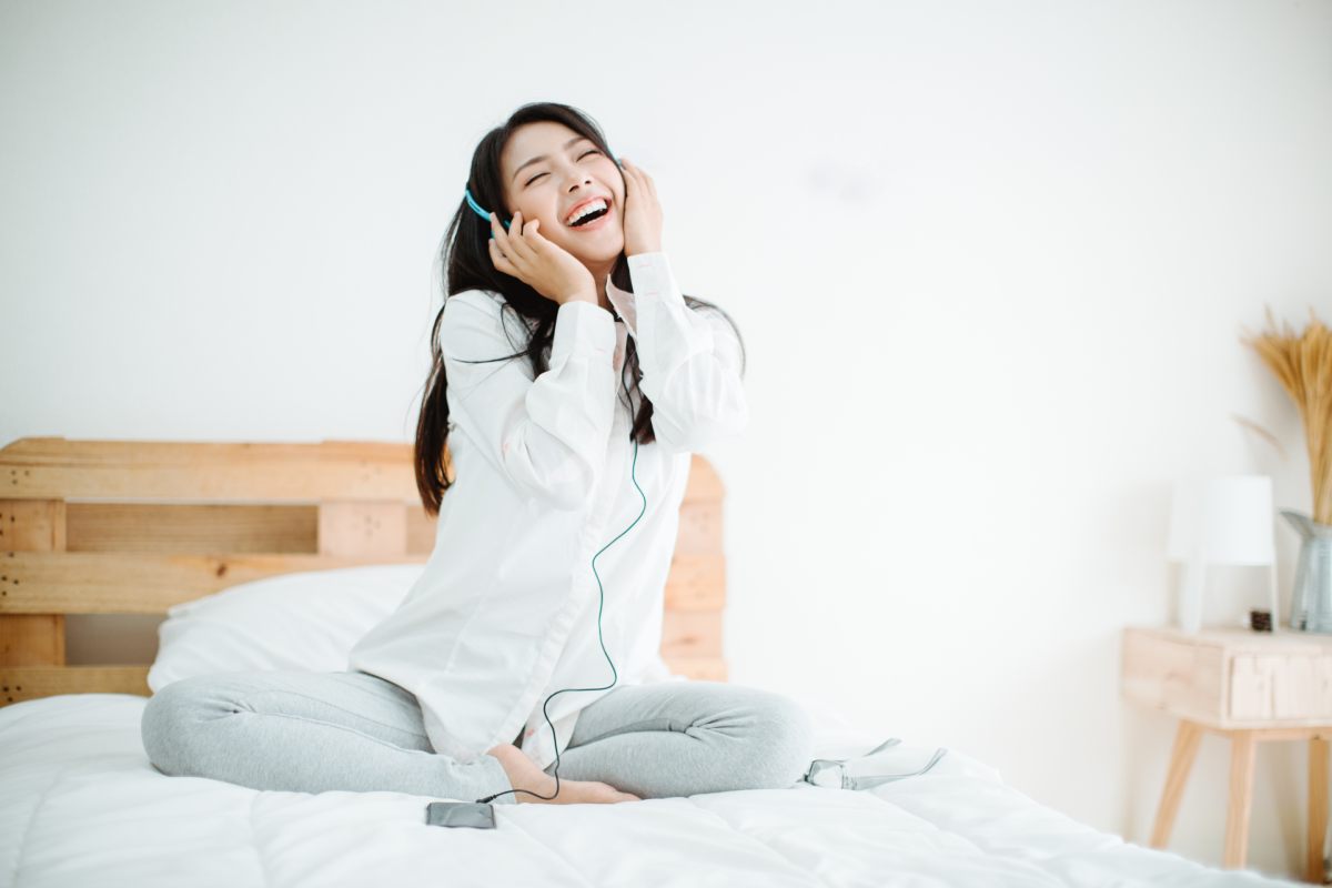 Nhạc sóng não là gì?  Lợi ích kỳ diệu & cách sử dụng an toàn