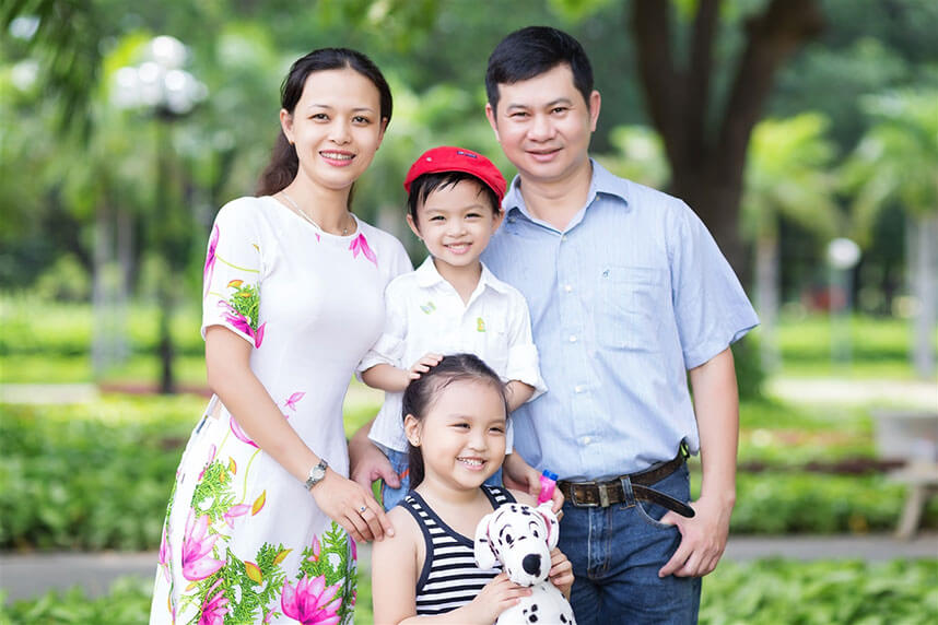 Cách tạo dáng chụp ảnh gia đình 4 người