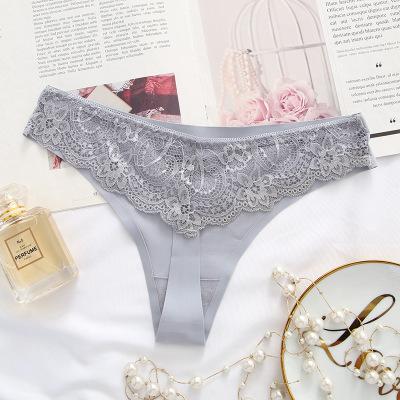 quần lót lọt khe nữ