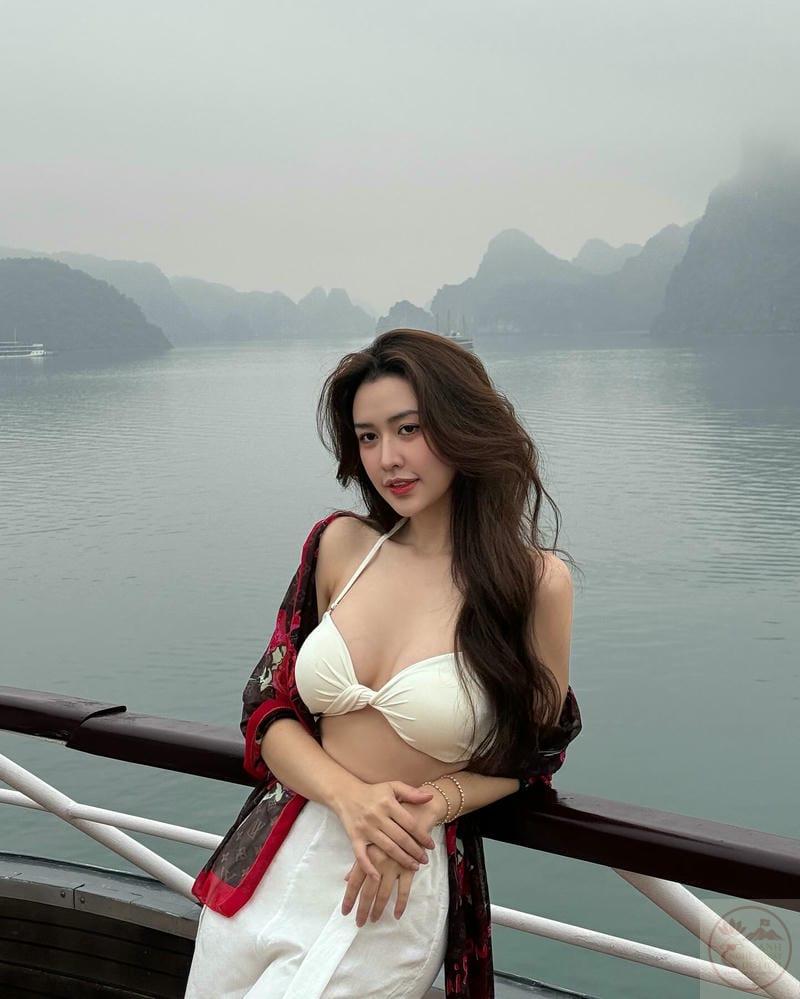 Quyên Qui bikini