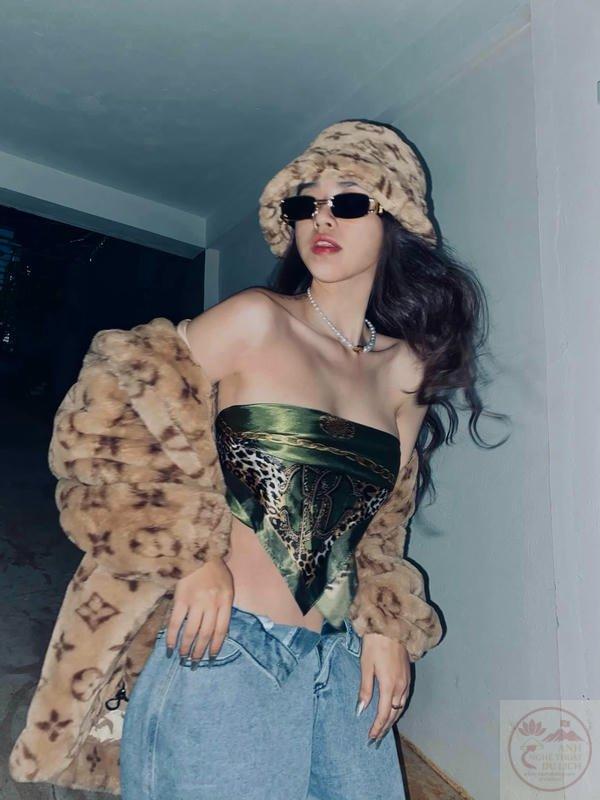 Quyên Qui sexy