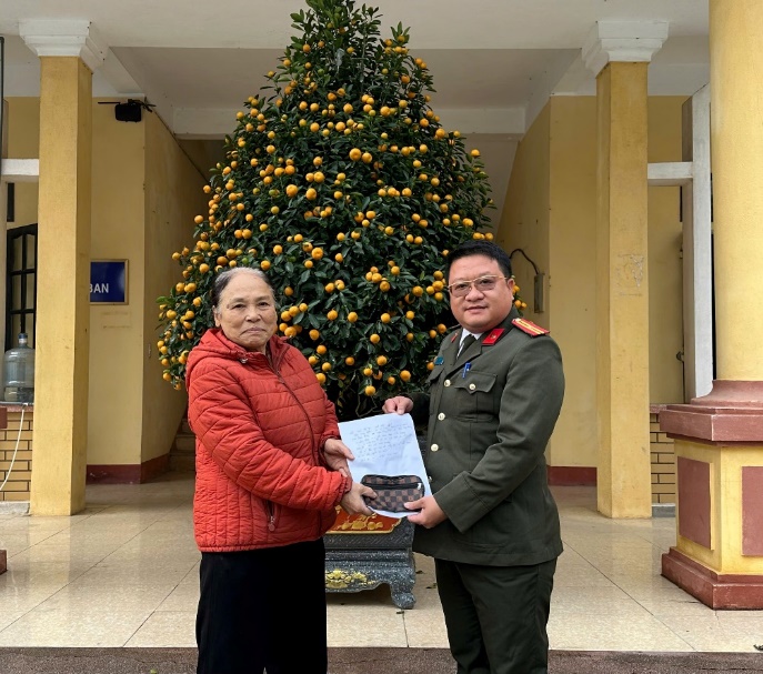 Lan tỏa hình ảnh đẹp: Người dân xã Vũ Tiên nhặt được của rơi, chủ động trao trả người đánh mất