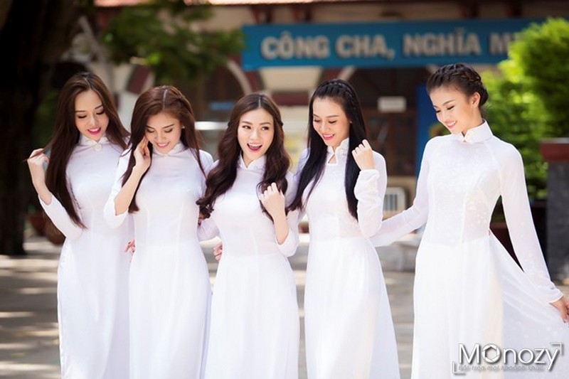 Chụp ảnh áo dài tập thể như thế nào cho đẹp?