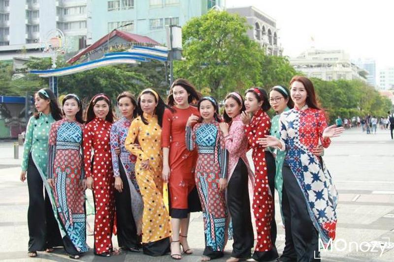 Chụp ảnh áo dài tập thể như thế nào cho đẹp?
