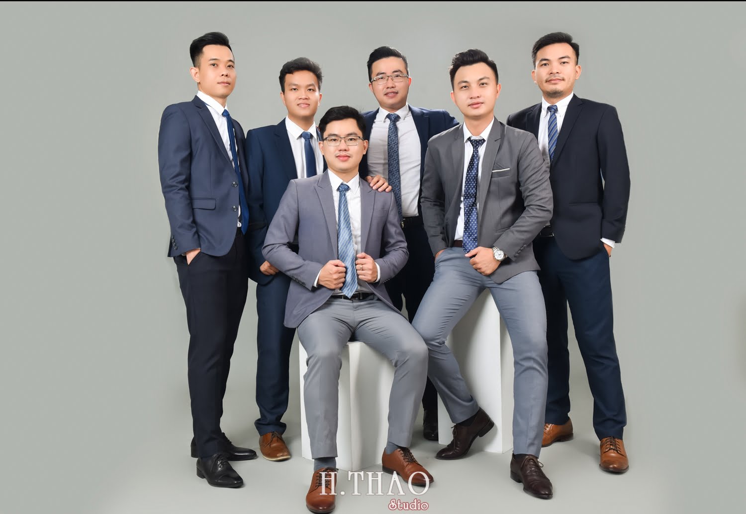 Anh profile cong ty 12 - #3 Concept chụp ảnh công ty chuyên nghiệp nhất hiện nay - HThao Studio