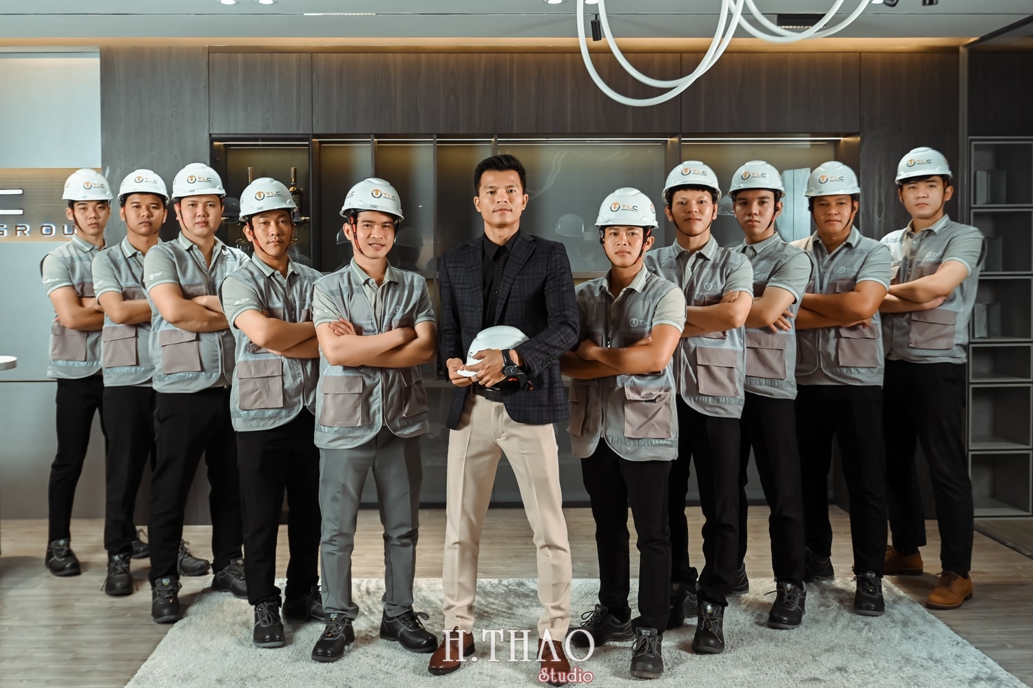 Anh cty 13 min - #3 Concept chụp ảnh công ty chuyên nghiệp nhất hiện nay - HThao Studio