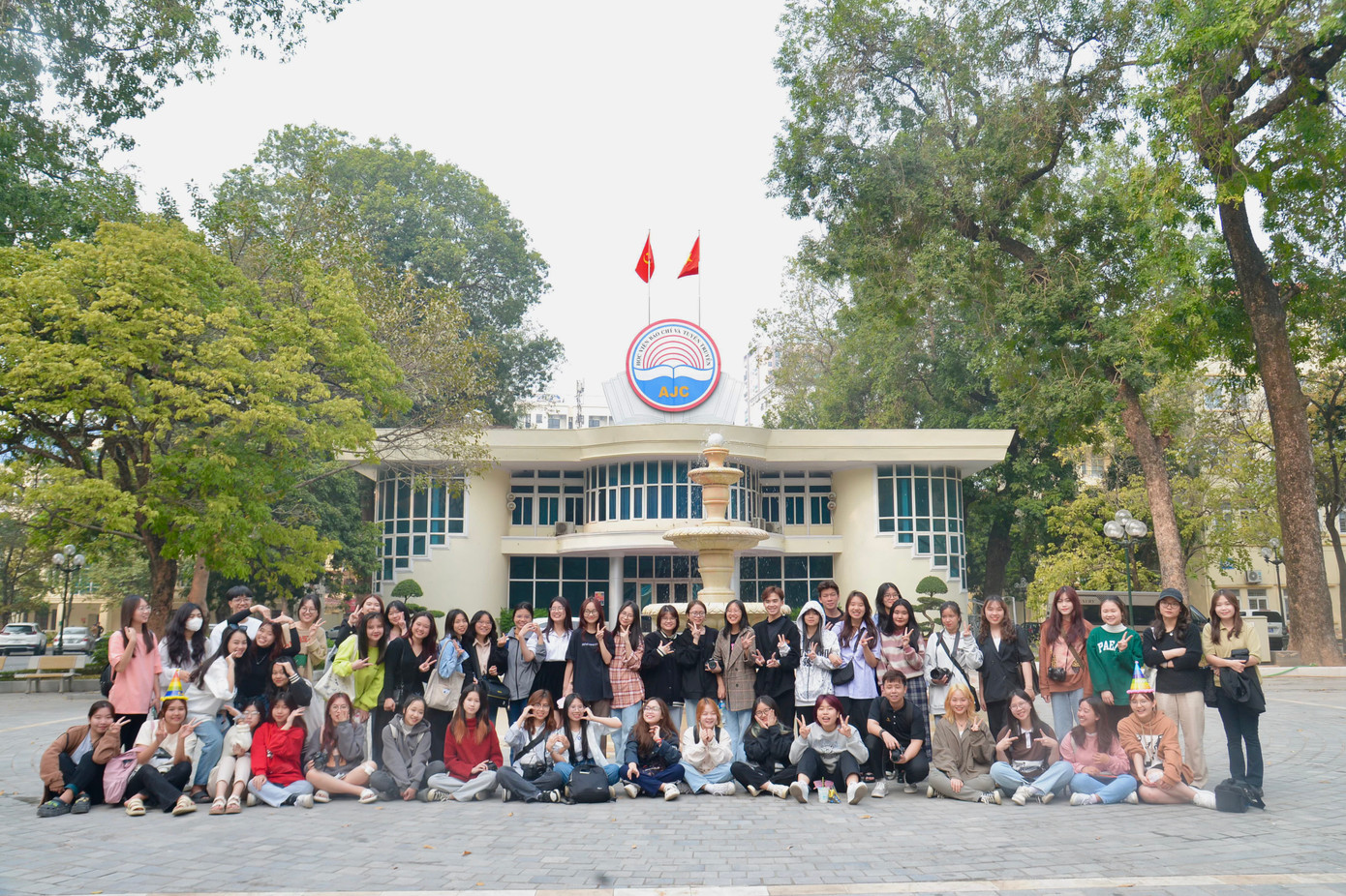 Những người bạn đồng hành luôn sẵn sàng giúp đỡ và động viên Bảo Ngọc trong học tập cũng như cuộc sống.