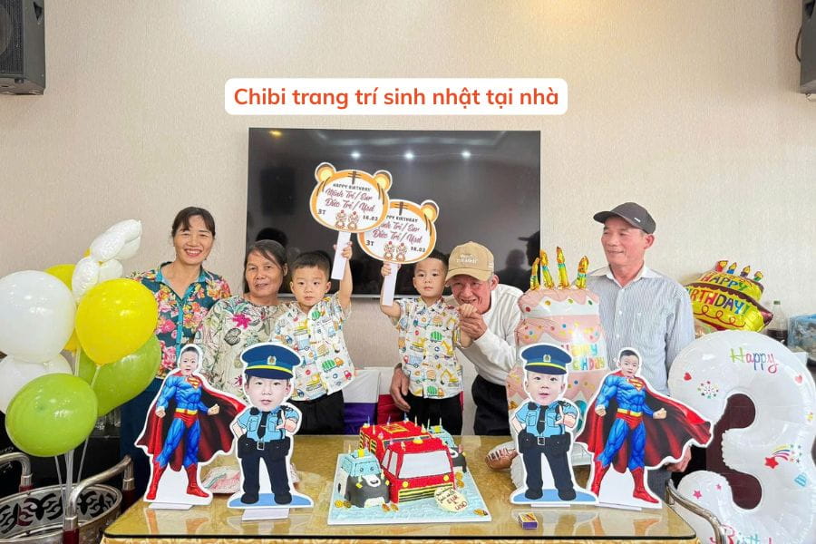 Niềm vui gia đình với chibi sinh nhật
