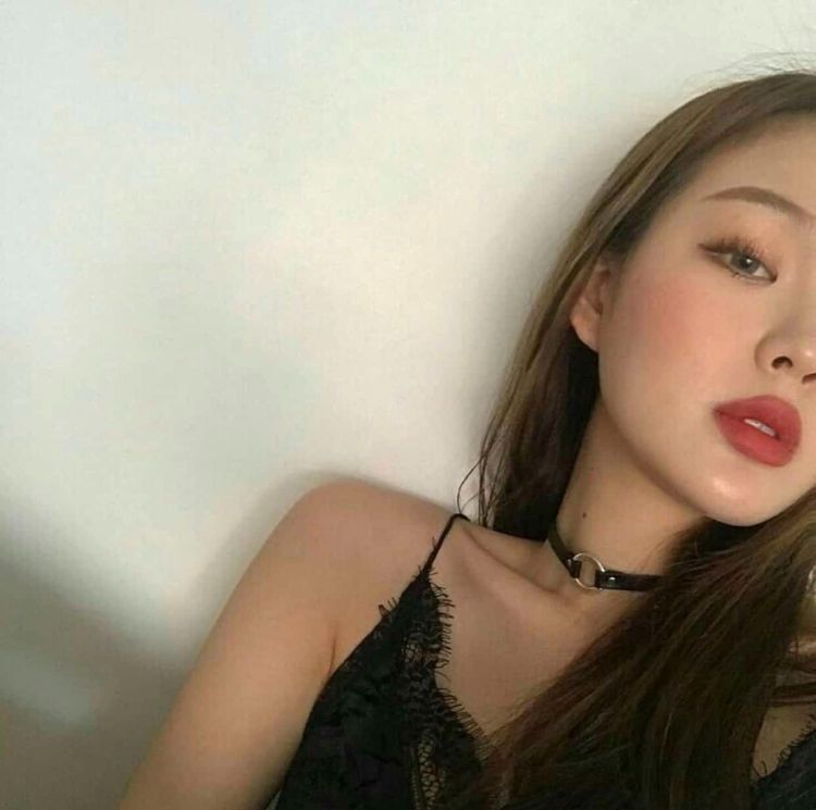 chụp hình che mặt