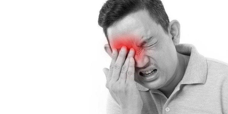 Ngủ không đủ có thể gây ra vấn đề về thị lực