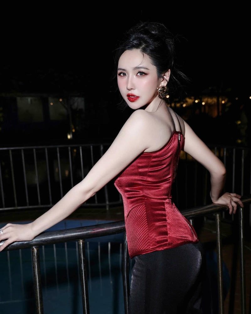 Ảnh Viên Vibi gợi cảm nóng bỏng