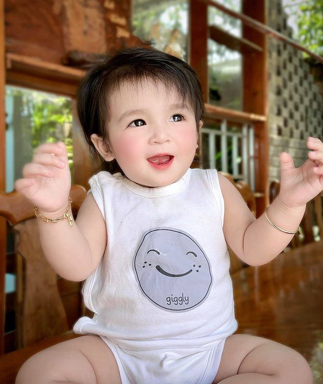 Bức ảnh bé gái Tây Nguyên 6 tuổi ti mẹ ai cũng thắc mắc, người mẹ xinh đẹp lên tiếng - 13