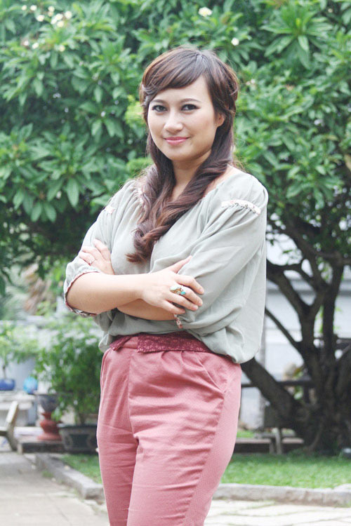 Thủy Top đằm thắm, Elly Trần sexy - 8