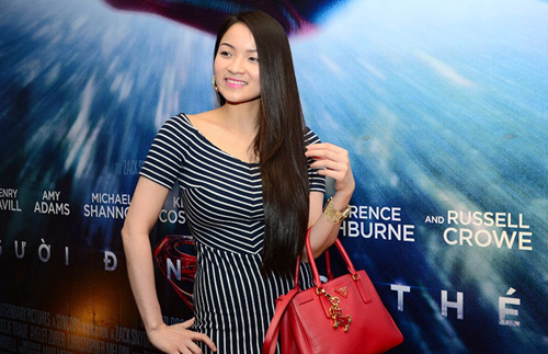 Thủy Top đằm thắm, Elly Trần sexy