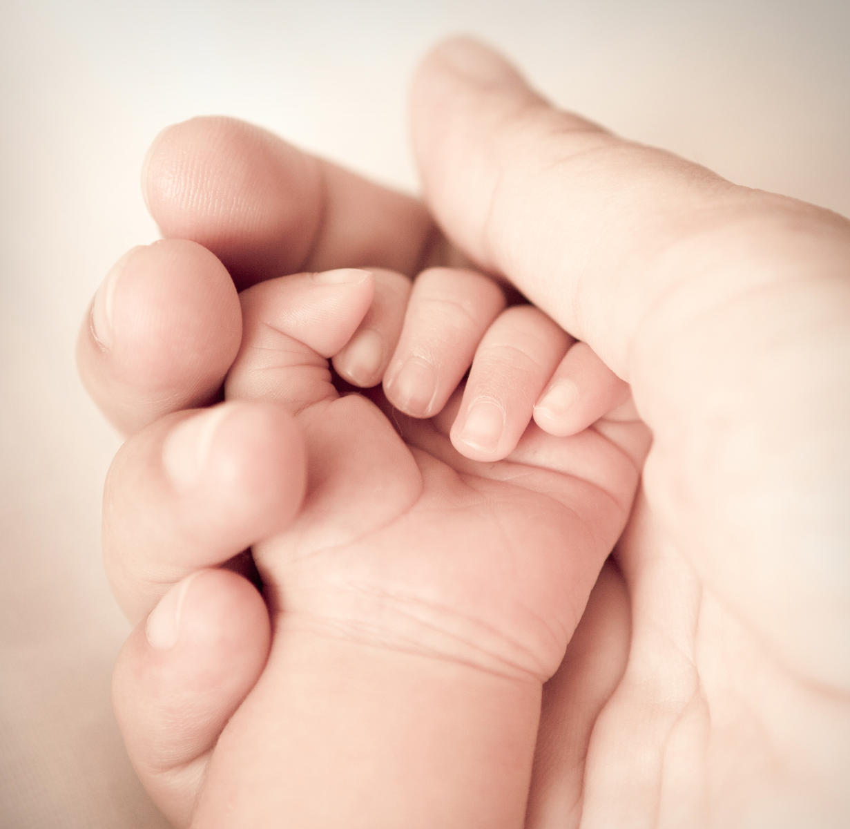 Hình ảnh mẹ nắm tay con cực đẹp