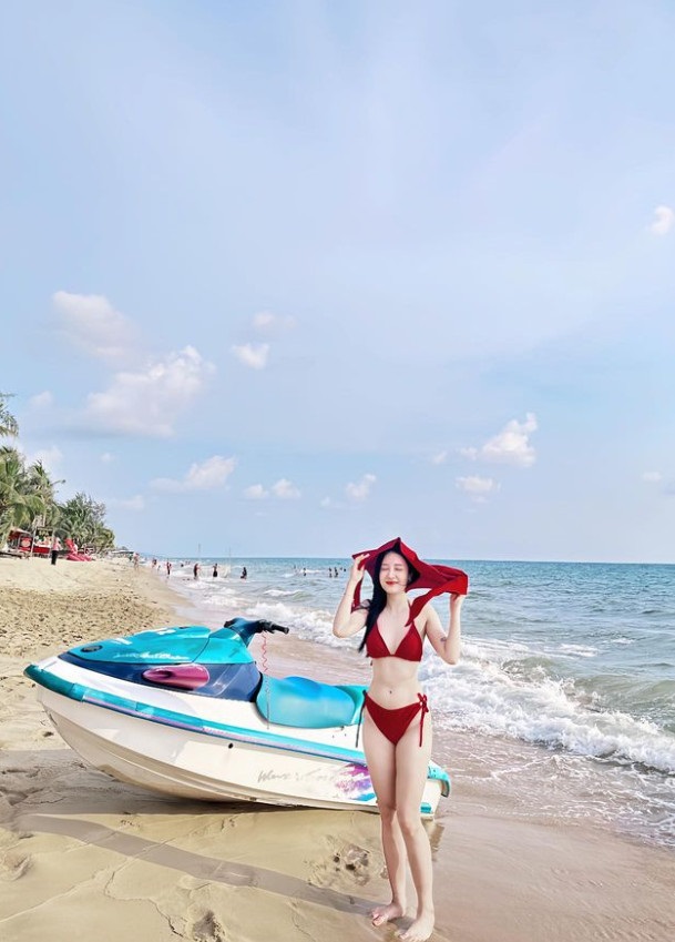 Tải ảnh Quỳnh Moon mặc bikini đẹp nóng bỏng gợi cảm