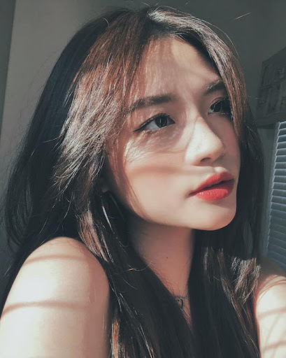 Nằm lòng các kiểu selfie đẹp cho nữ thần thái khó quên trong dịp Tết năm nay