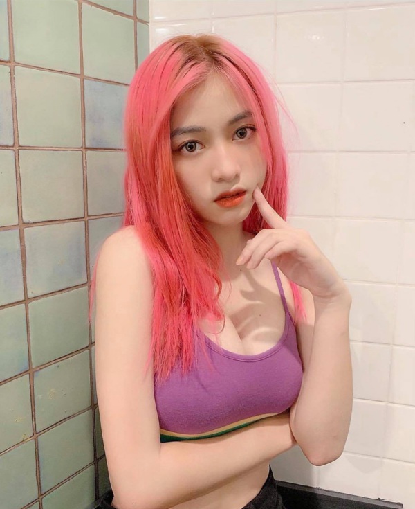 Diện áo bỏ quên nội y, hot girl làm cộng đồng mạng đỏ mắt - 8
