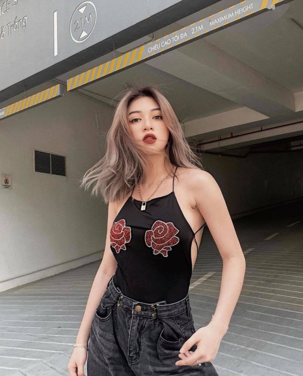 Diện áo bỏ quên nội y, hot girl làm cộng đồng mạng đỏ mắt - 11