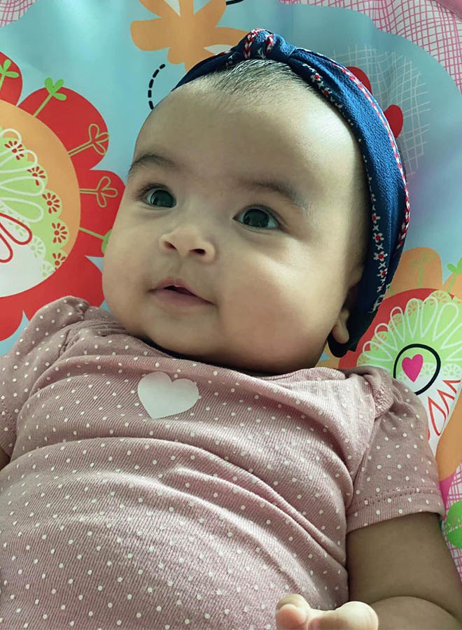Võ Hạ Trâm khoe ảnh con gái không mặc đồ: Da ngăm từ đầu đến chân, người nần nẫn - 11