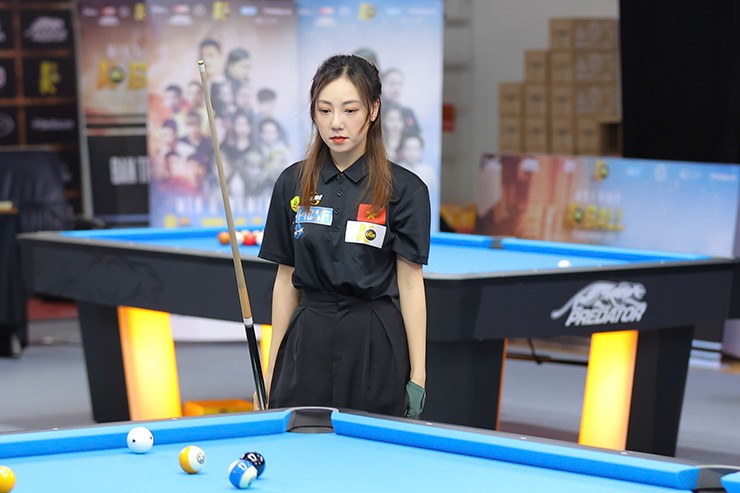 Cũng giống như Trà My, Vân Yến ra quân khá ấn tượng bằng chiến thắng 5-2 trước Phạm Thị Hồng My, nhưng lại để thua 1-5 trước Trần Thị Kim Quyên.