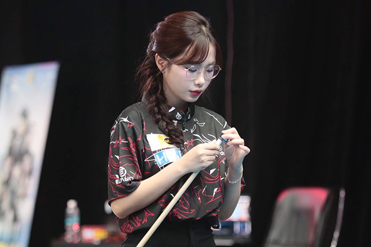 Một gương mặt khác đang được chờ đợi tại vòng play-off là Nguyễn Thị Mai Linh. Hot girl sinh năm 2000 đến từ Hà Nội có lần đầu tranh tài ở một giải đấu chuyên nghiệp nhưng đã phần nào để lại ấn tượng nhất định.