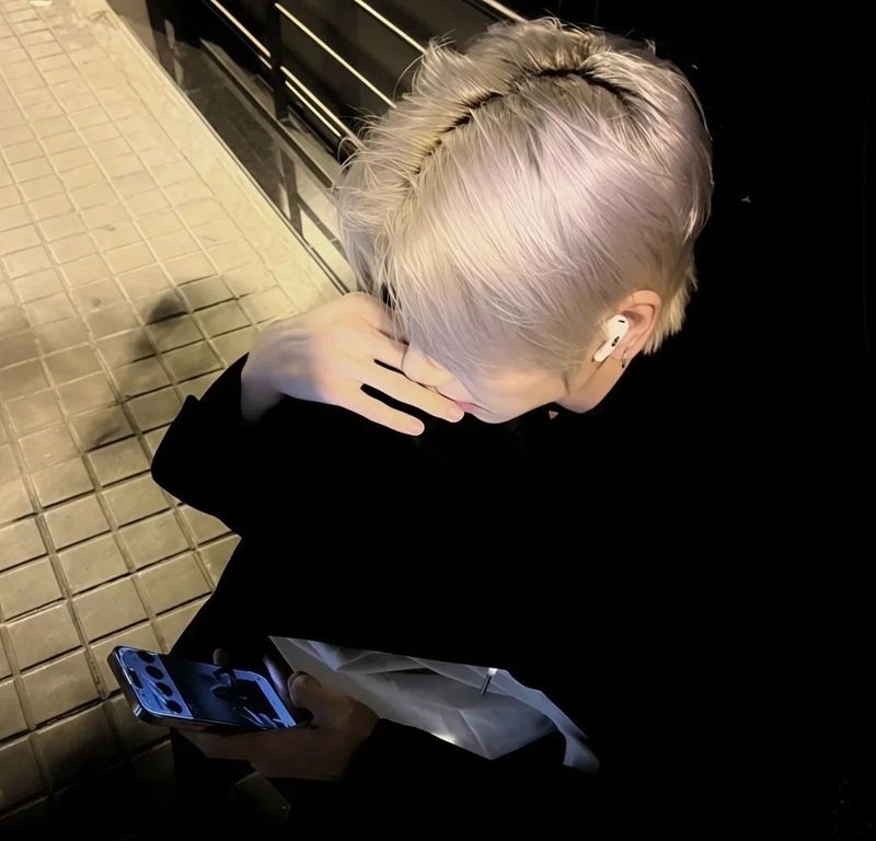 Avatar ảnh trai đẹp che mặt kiểu Hàn.