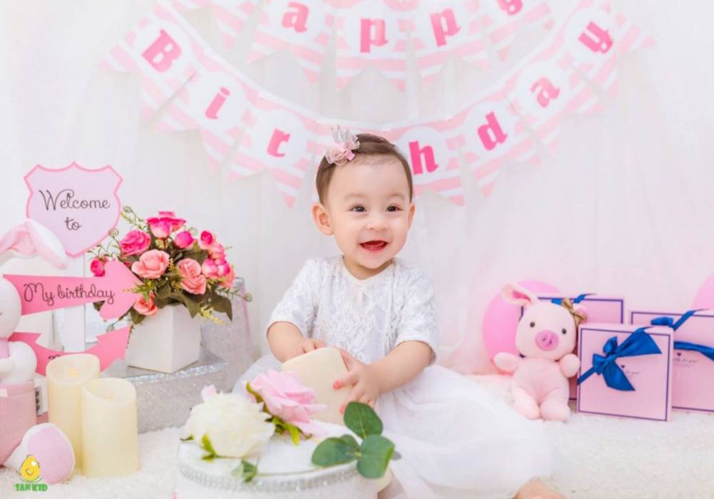 Chụp một lần thật nhiều ảnh là cách chụp ảnh sinh nhật cho bé tốt nhất