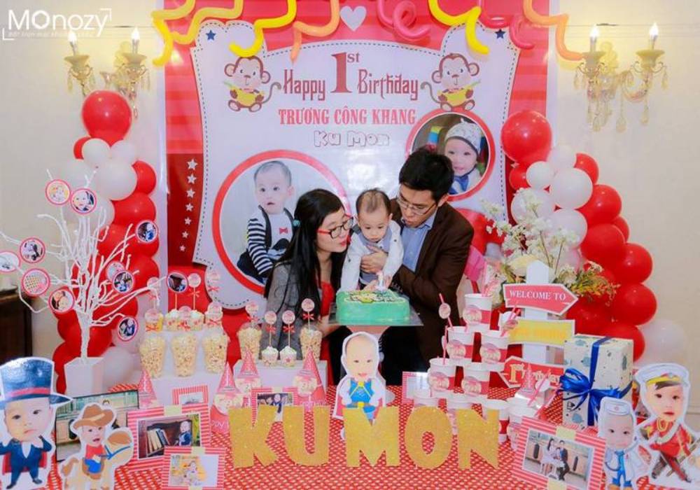 Đừng lỡ mất khoảnh khắc thổi nến, cắt bánh