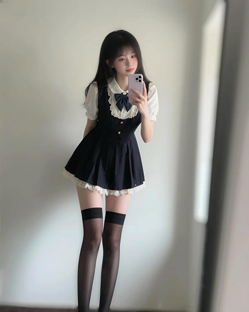 Ảnh gái xinh mặc đồ hầu gái với outfit maid xinh