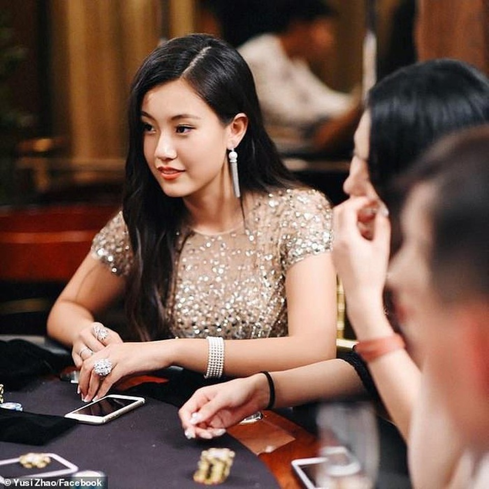 Khoe học chăm nên đỗ Stanford, hotgirl bị lộ nằm trong vụ chạy trường chấn động Mỹ - 1