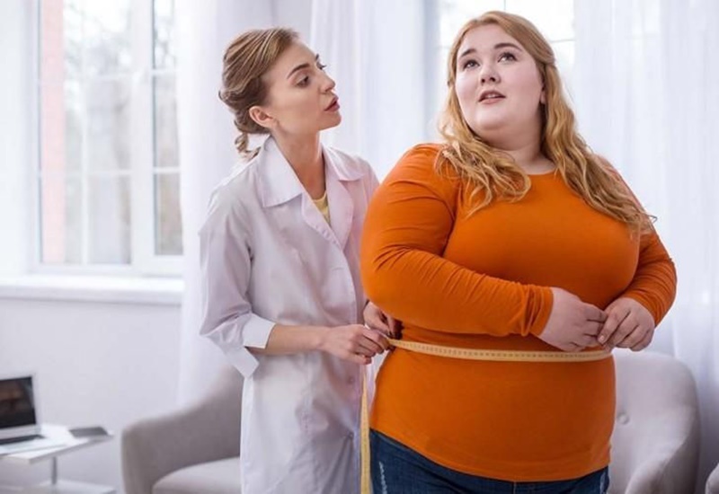 Tình trạng béo phì cũng góp phần khiến cho vùng kín bị thâm đen hơn