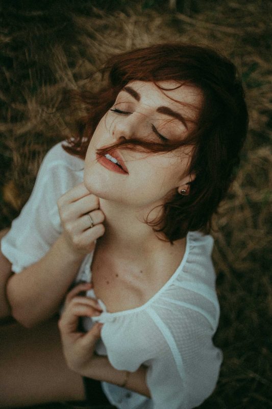 5 cách giúp bạn khơi dậy nguồn năng lượng nữ tính